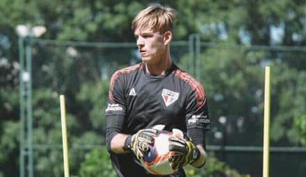 Goleiro do São Paulo sofre lesão e aguarda exames; confira