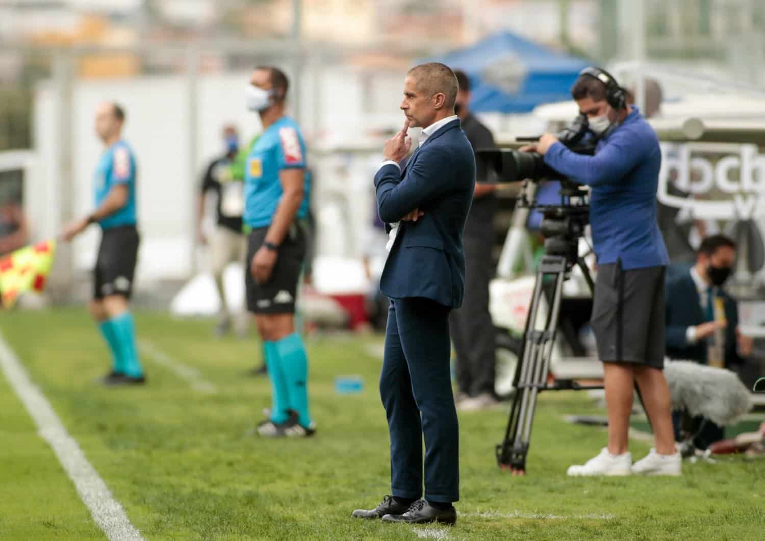 Sylvinho cita papel fundamental na vitória do Corinthians: “O time ficou mais consistente”