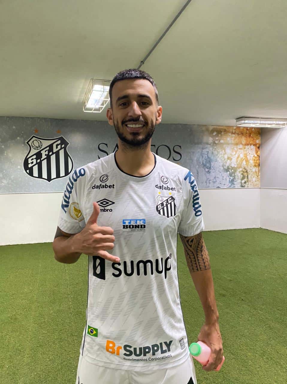 Camacho x Alison ? Diniz desconversa sobre titularidade