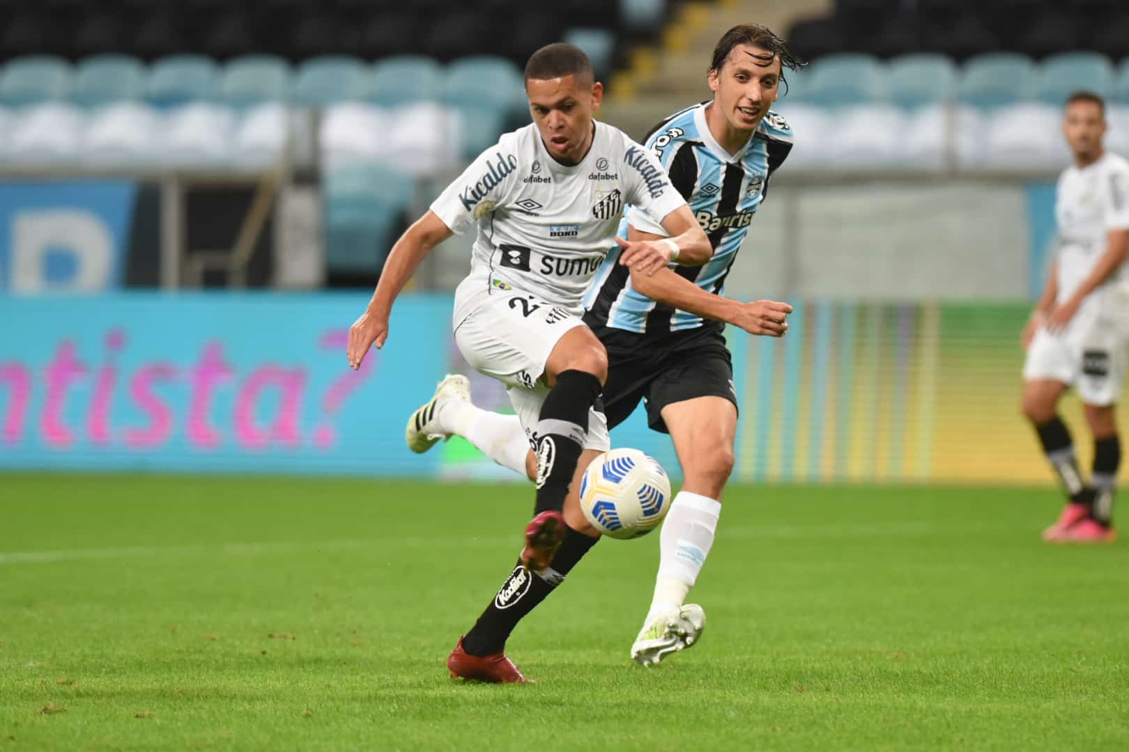 Fernando Diniz diz n&atilde;o estar surpreso com rendimento de Marcos Guilherme