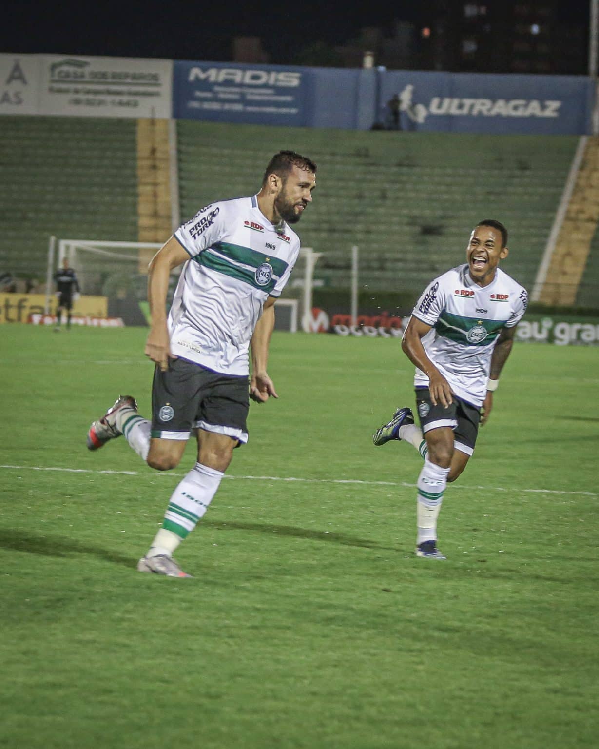 Coritiba&nbsp;alcan&ccedil;a melhor in&iacute;cio na S&eacute;rie B desde 2007