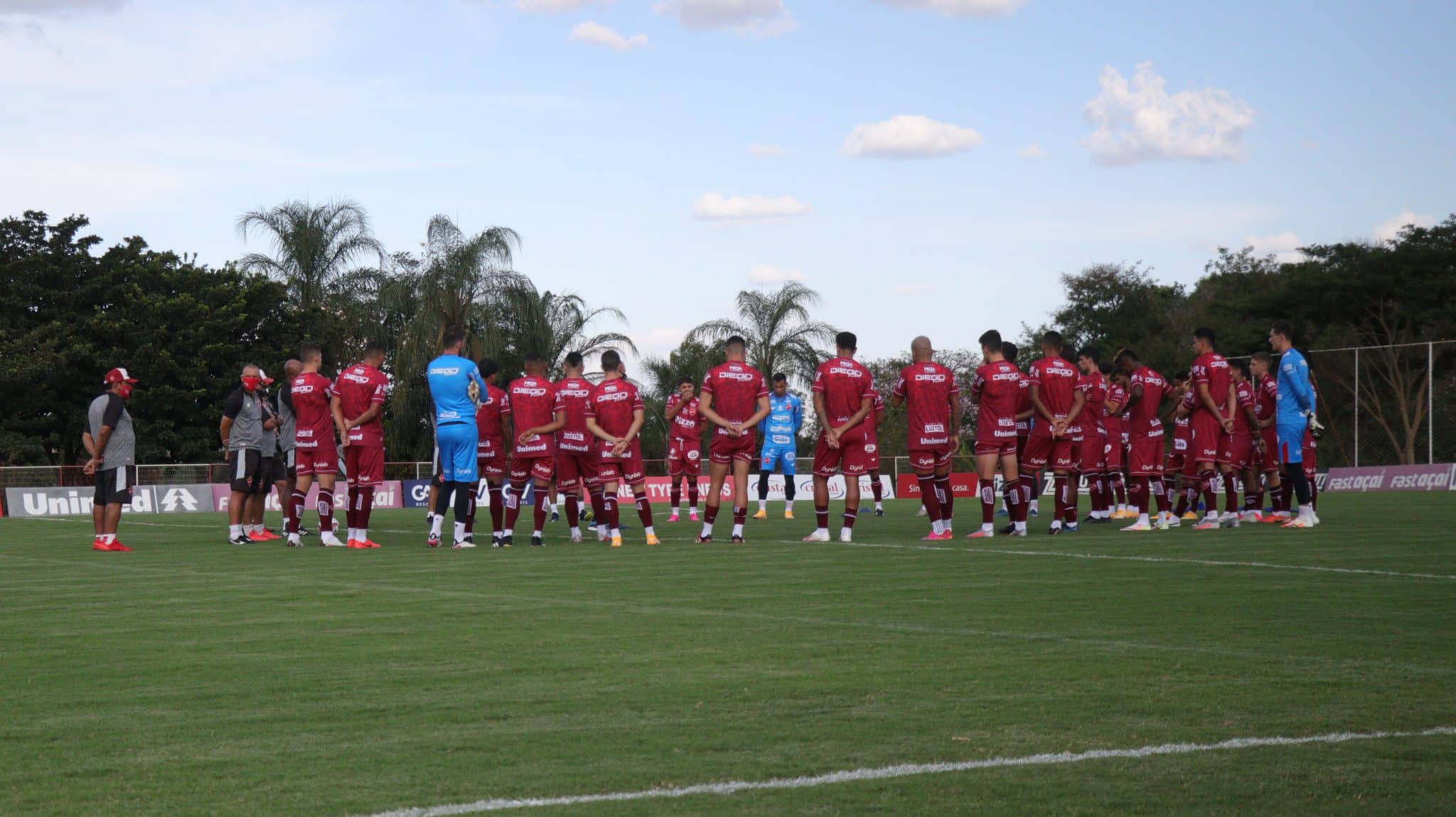 Vila Nova investe no setor ofensivo e apresenta mais dois atacantes