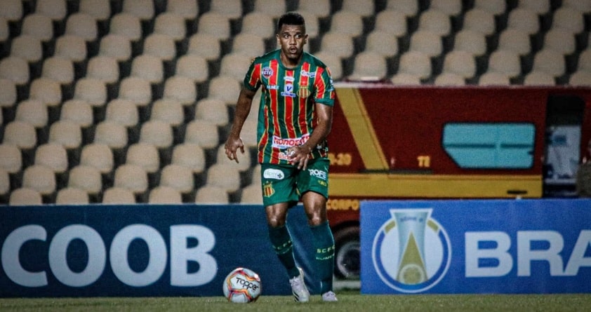 Andr&eacute; Luiz, volante do Sampaio Corr&ecirc;a, pode chegar na Ponte Preta