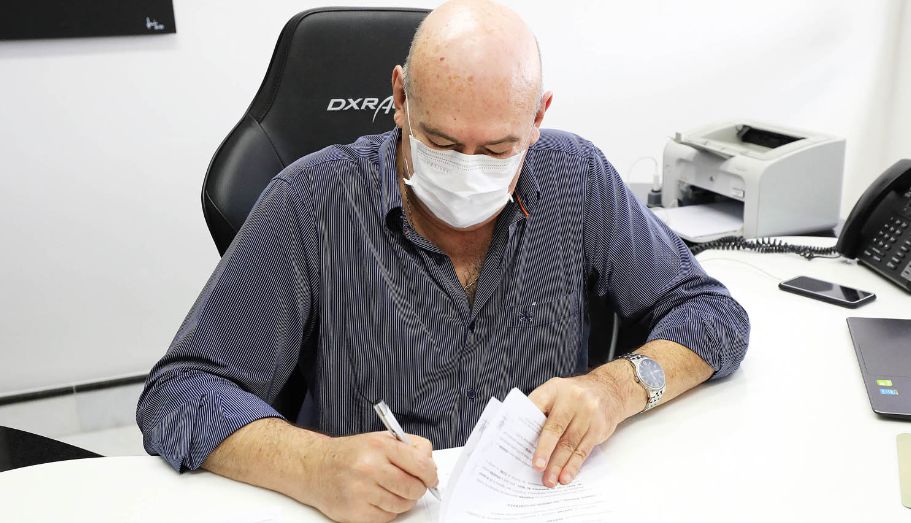 Santos negocia com Barcelona e Doyen por pend&ecirc;ncias