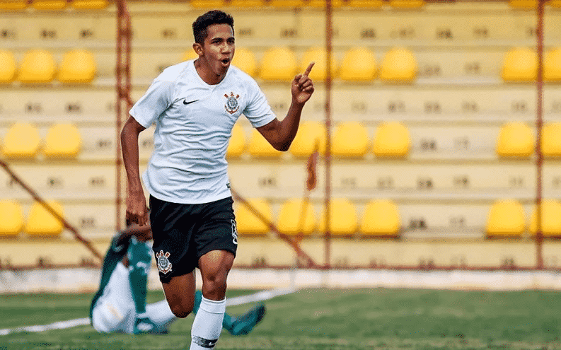 #Pontenomercado: Fessin chega a Ponte Preta por empréstimo