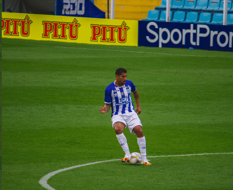 Ralf na Ponte Preta? O time tem conversas com jogador, ex-Corinthians, para S&eacute;rie B