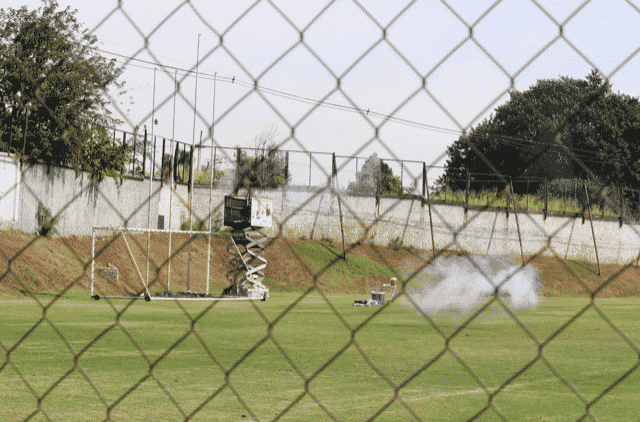 Treino da Ponte Preta &eacute; interrompido por ataques de roj&otilde;es ao gramado