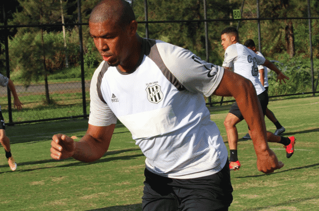Rodrig&atilde;o refor&ccedil;a a import&acirc;ncia em forcar no trabalho para superar m&aacute; fase: &ldquo;Ent&atilde;o a gente tem essa consci&ecirc;ncia, que precisa trabalhar muito mais, porque daqui a pouco come&ccedil;a a deslanchar no campeonato&rdquo;