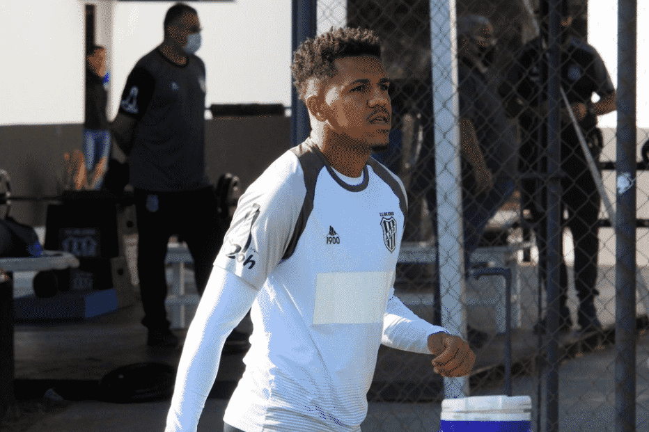 Andr&eacute; Luiz &eacute; o ponto de equil&iacute;brio da Ponte Preta