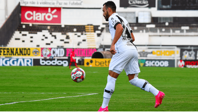Ponte Preta enfrenta o Vila Nova e Mois&eacute;s ressalta: &ldquo;O professor Kleina confia no grupo, estamos batalhando e todos est&atilde;o juntos, envolvidos nesta causa&rdquo;