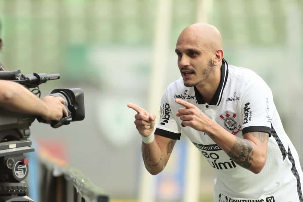 F&aacute;bio Santos sobre trabalho do t&eacute;cnico Sylvinho no Corinthians: &ldquo;A gente confia e acredita muito&rdquo;