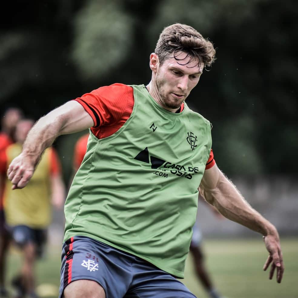 Vit&oacute;ria fecha prepara&ccedil;&atilde;o para enfrentar o Londrina com volta de lateral