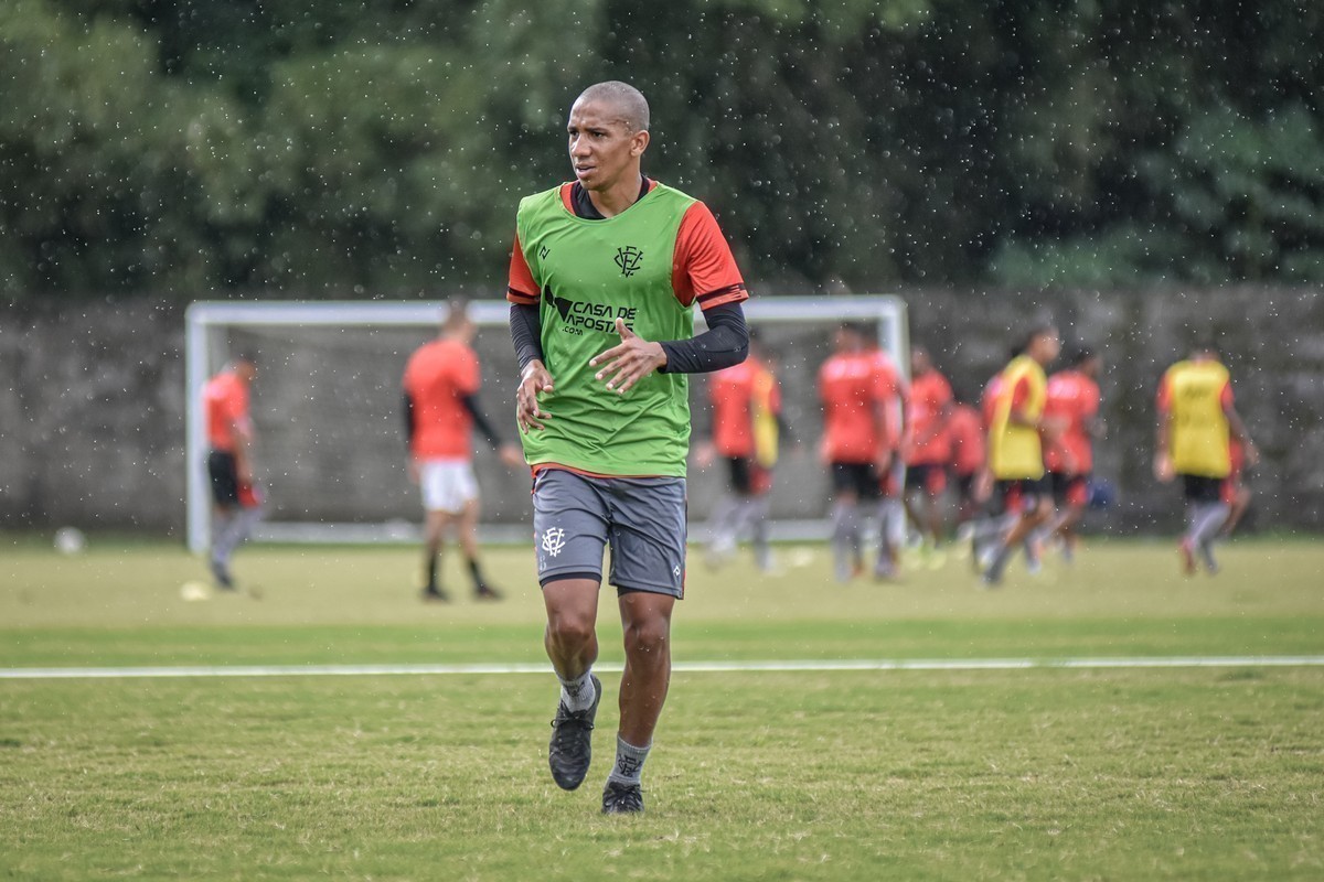 Pablo Siles enfatiza que Vit&oacute;ria precisa &ldquo;finalizar bem&rdquo; para embalar