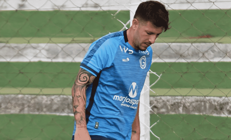 Goiás oficializa saída de Fábio Sanches