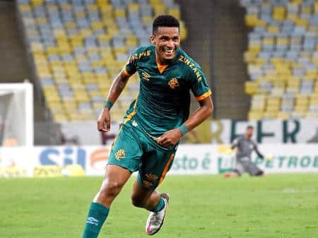 Ap&oacute;s pol&ecirc;micas, Marcos Paulo se despede do Flu