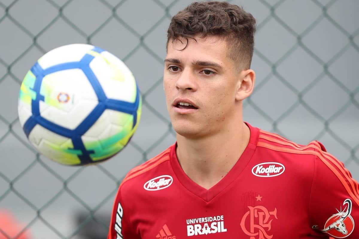 Na mira do Fluminense, Ronaldo tem oferta do exterior