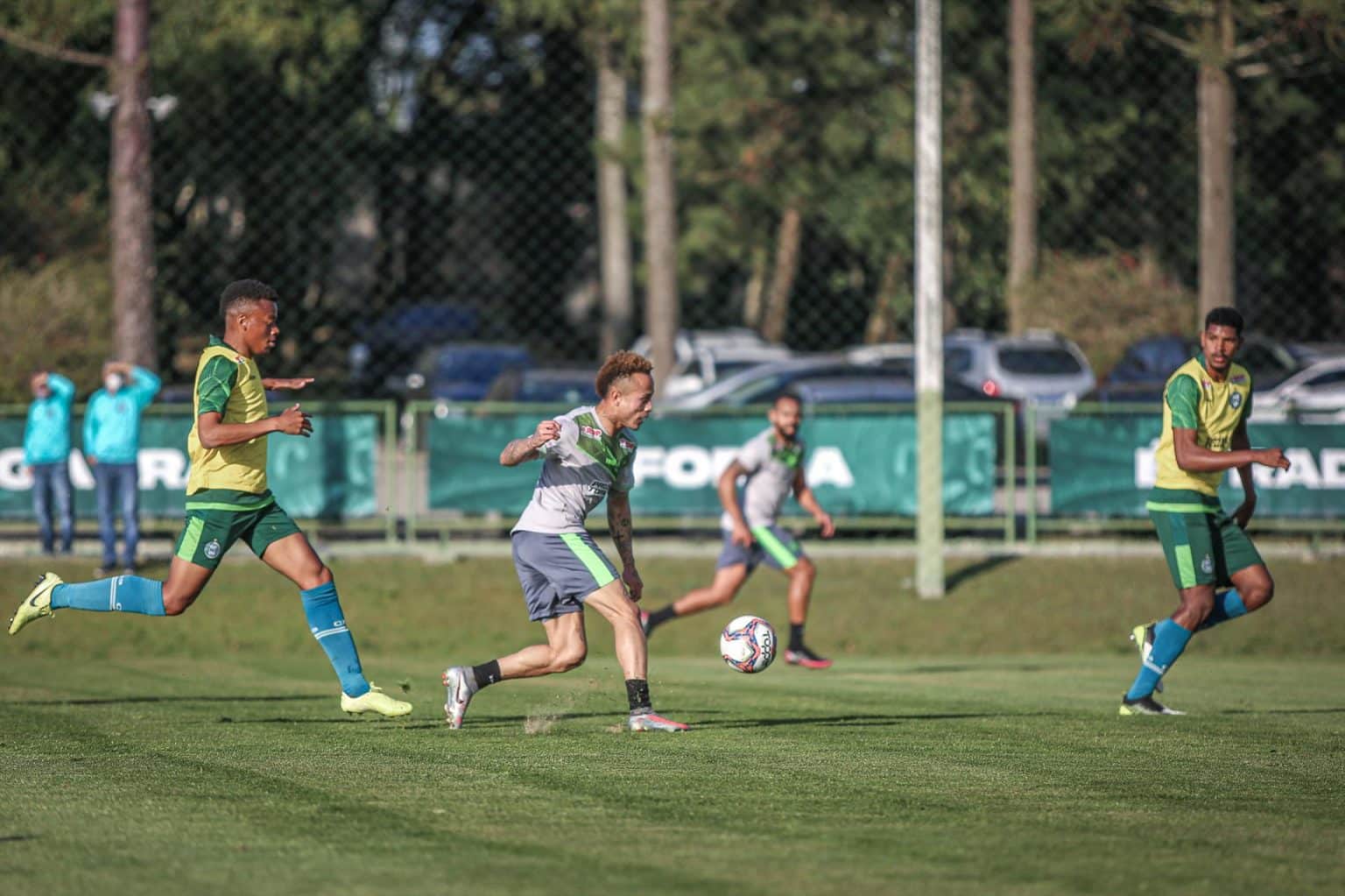 Coritiba&nbsp;quita sal&aacute;rios com elenco&nbsp;