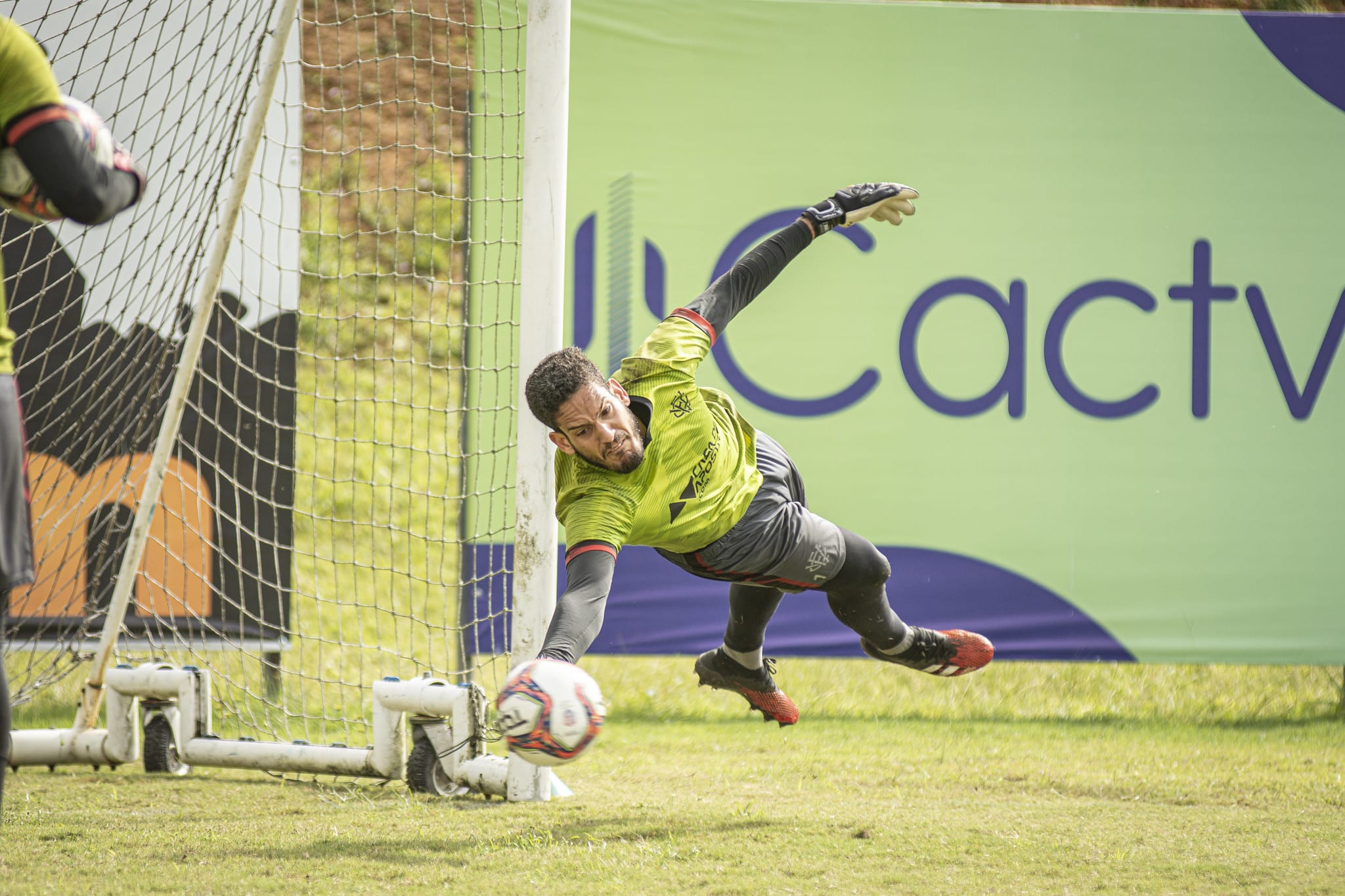 Ronaldo explica sobre renova&ccedil;&atilde;o: &ldquo;N&atilde;o sou eu que resolvo essa situa&ccedil;&atilde;o&rdquo;