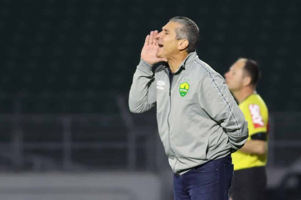 Jorginho satisfeito com atuação do Cuiabá