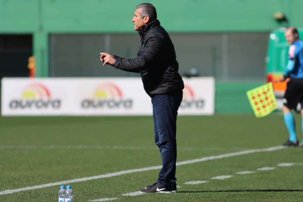 Jorginho vibra com primeira vit&oacute;ria do Cuiab&aacute;