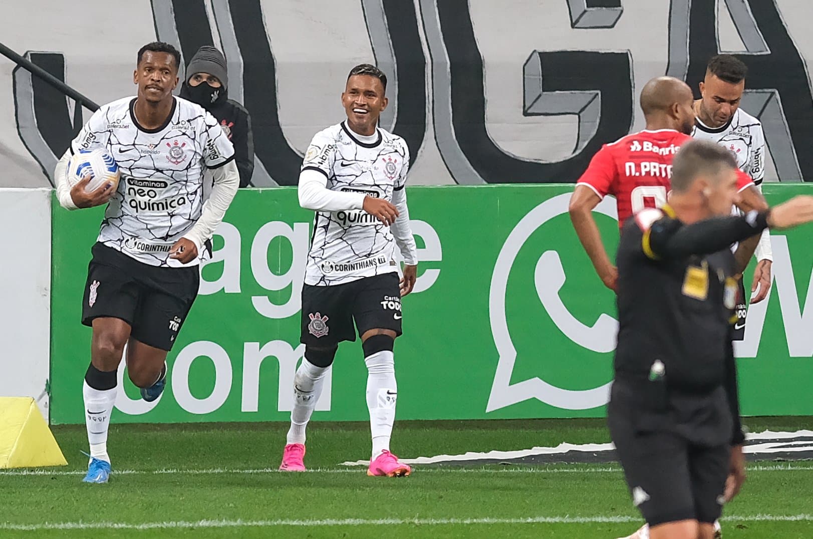 Corinthians x Internacional como aconteceu &ndash; Resultado, destaques e rea&ccedil;&atilde;o