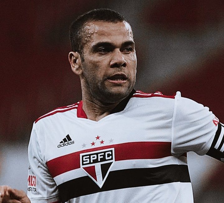 S&atilde;o Paulo tem grande d&iacute;vida com Dani Alves