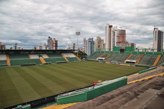 Santos busca primeira vitória longe da Vila Belmiro na Série A