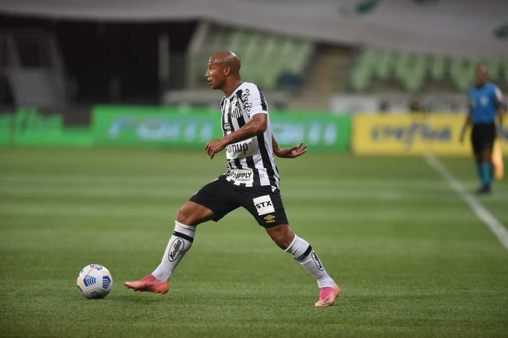 Sánchez empata com Copete na artilharia estrangeira do Santos