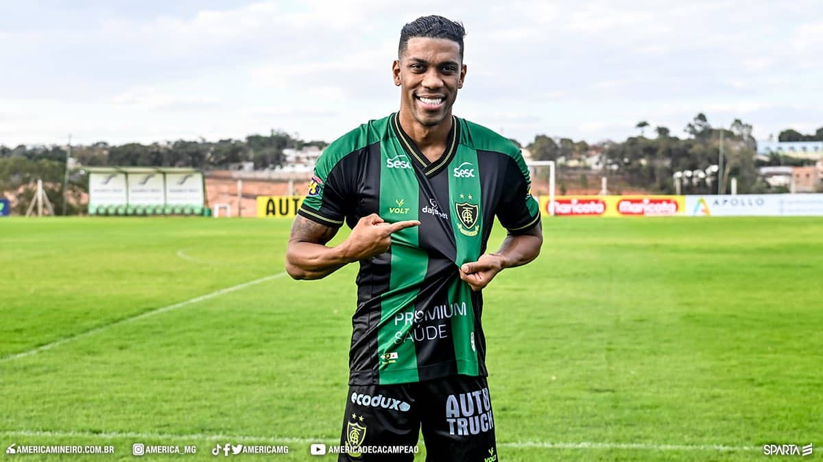 Berrío é apresentado no América-MG