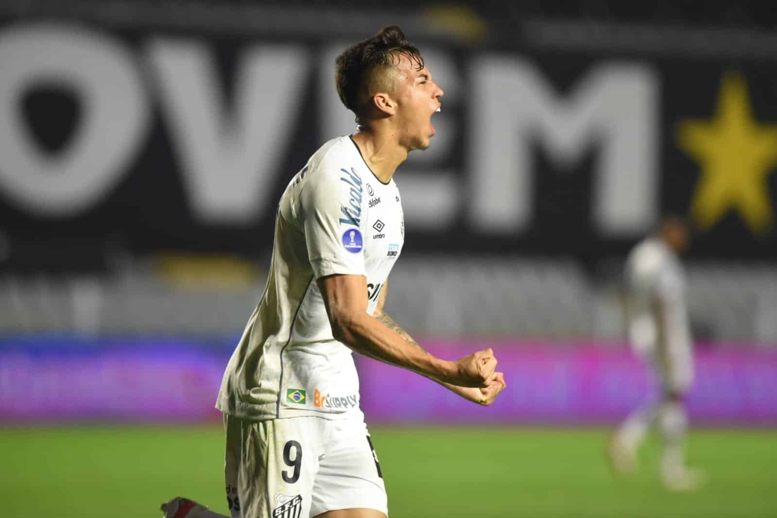 Camacho destaca importância de Sánchez e Kaio Jorge