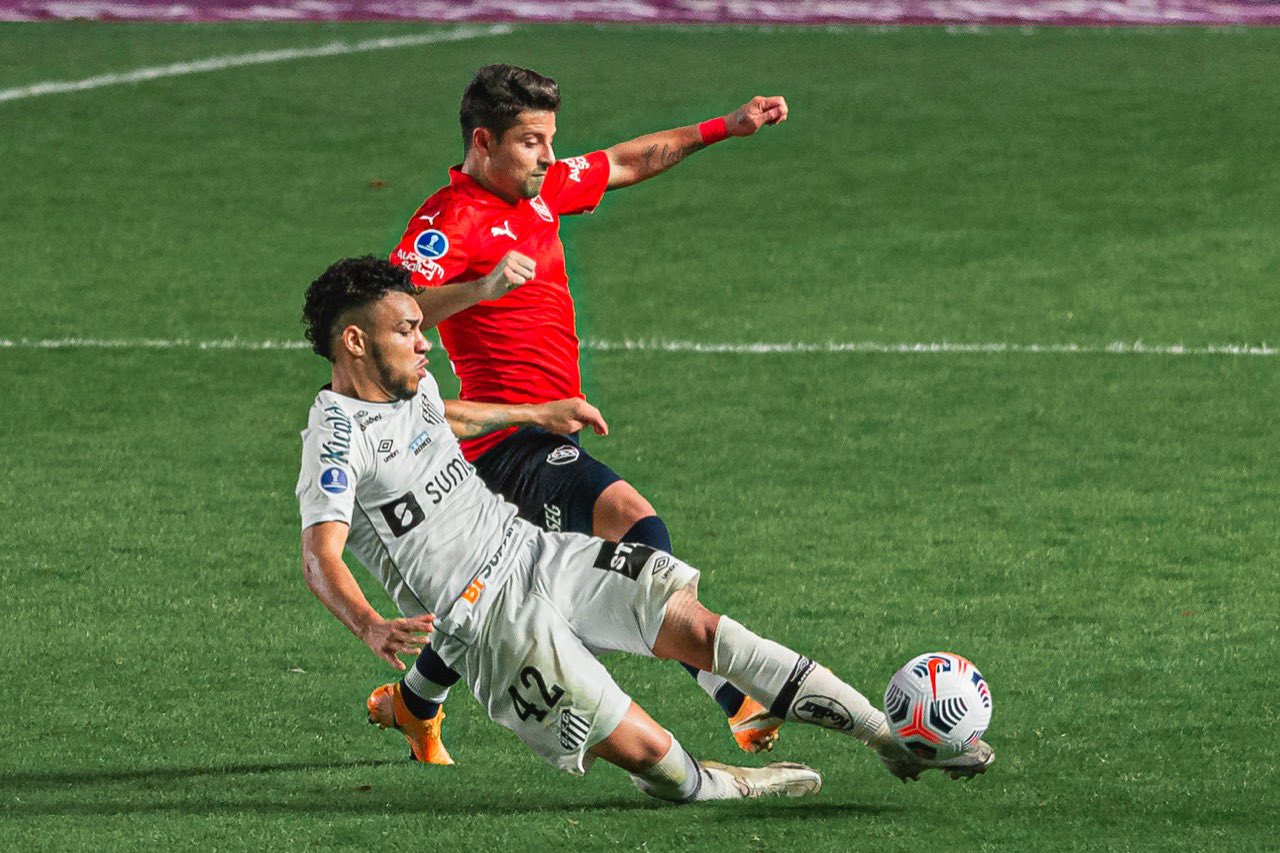 Moraes se destaca em vitória do Santos e agradece: “Um sonho realizado”