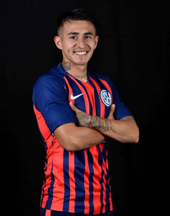 Palmeiras no mercado em busca de novo lateral