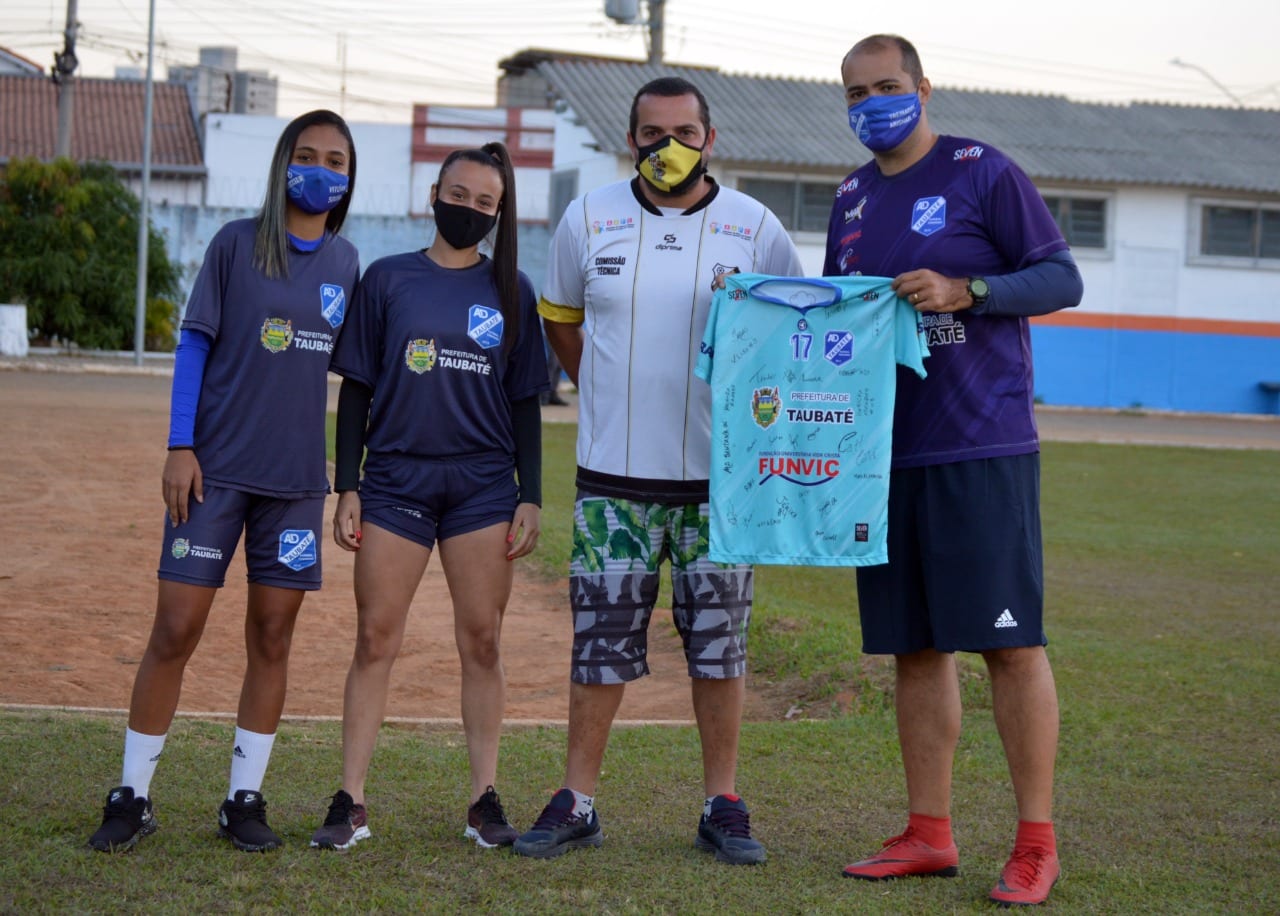 AD Taubat&eacute; participa da campanha de arrecada&ccedil;&atilde;o de brinquedos em prol da luta contra o c&acirc;ncer