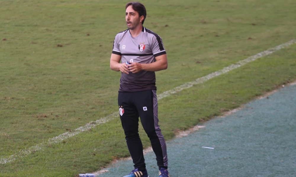 Exclusivo: T&eacute;cnico Leandro Zago fala sobre proje&ccedil;&otilde;es e expectativas no comando do Joinville