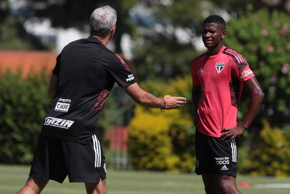 E o Orejuela? Colombiano segue apagado no S&atilde;o Paulo