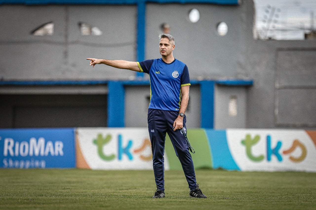 Rodrigo Santana avalia pr&oacute;ximo confronto do Confian&ccedil;a