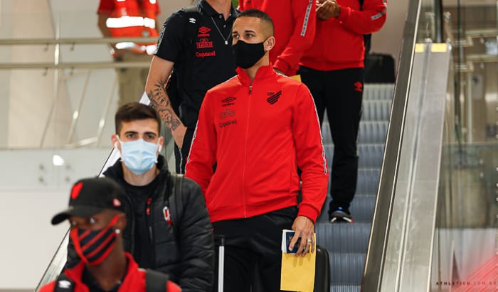 Athletico vai &agrave; Col&ocirc;mbia com 26 jogadores para o primeiro jogo da Sul-Americana