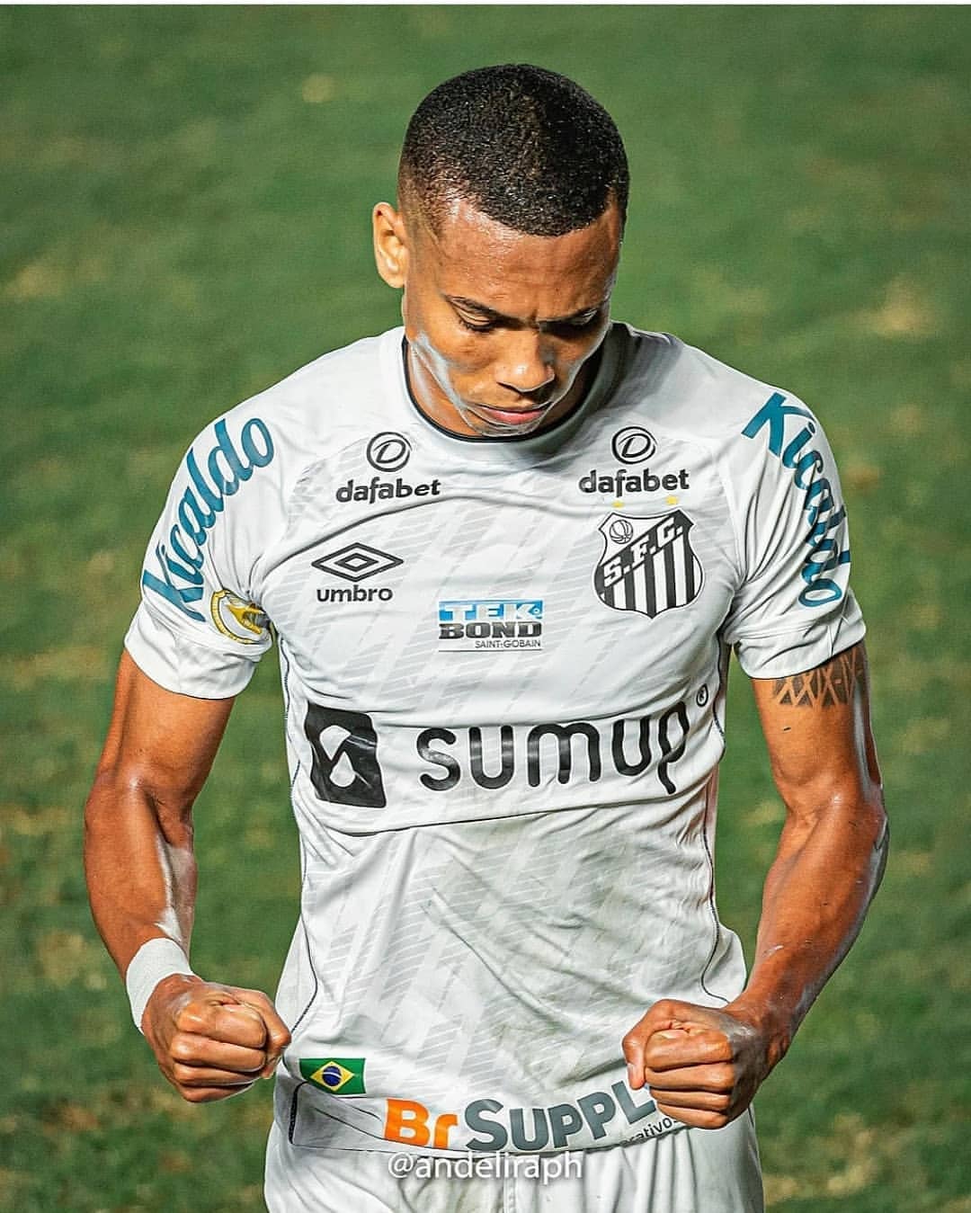 Madson no lugar do Par&aacute;: Santos tem novidades na escala&ccedil;&atilde;o