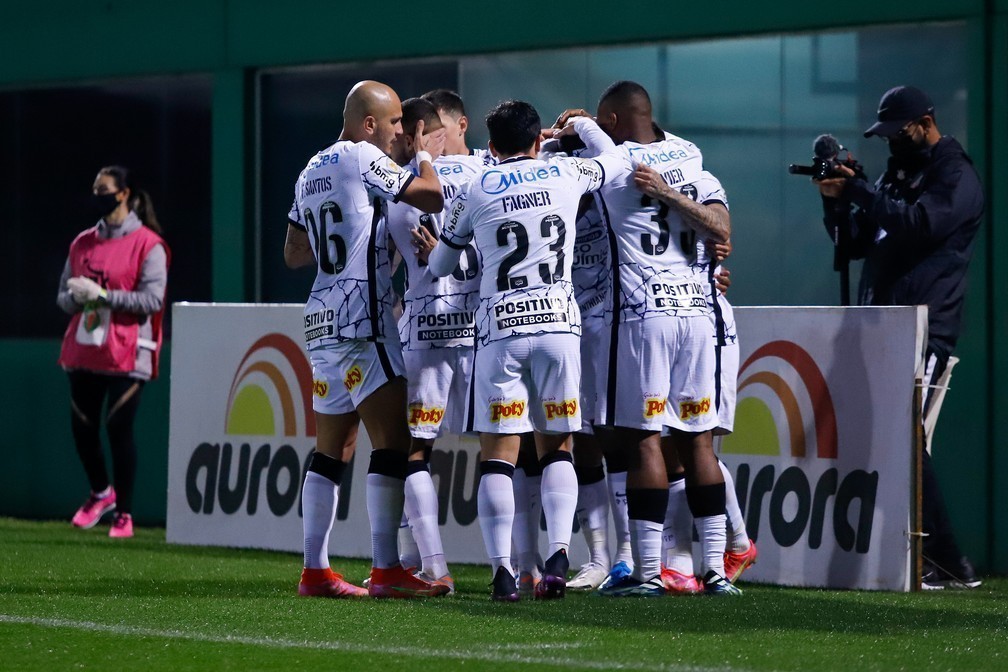 Sylvinho elogia concentra&ccedil;&atilde;o do Corinthians contra a Chapecoense
