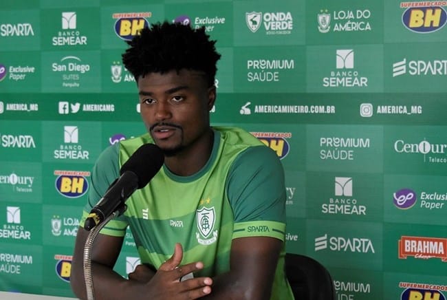 Bauermann fala sobre Mancini e ataque do Fortaleza, mas enfatiza defesa do Coelho