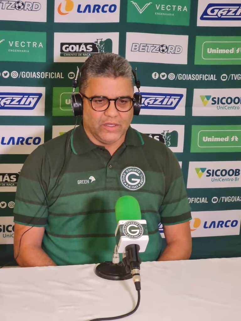 Chefe na área! Goiás apresenta Marcelo Cabo