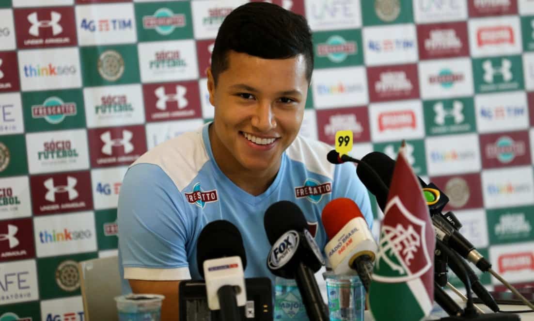 Fluminense ganha op&ccedil;&atilde;o para lateral-esquerda do time