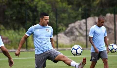 Lateral do Flu recebe proposta de clube polonês