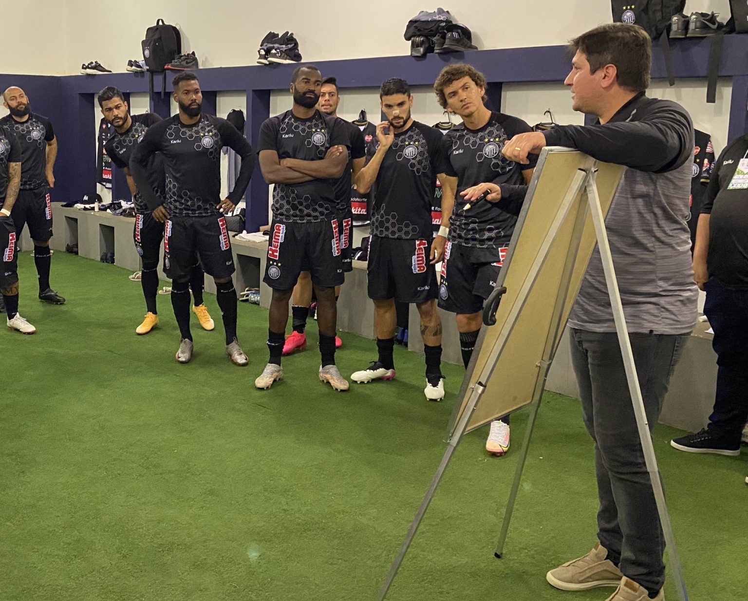 Escala&ccedil;&atilde;o Oper&aacute;rio-PR: desfalques e substitui&ccedil;&otilde;es