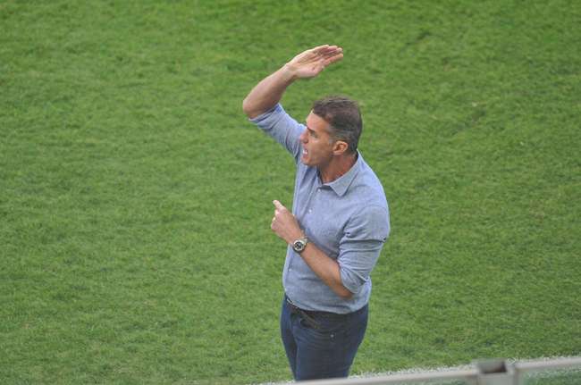 Mancini se anima com o Am&eacute;rica, projeta bom 2&ordm; turno e elogia Ademir