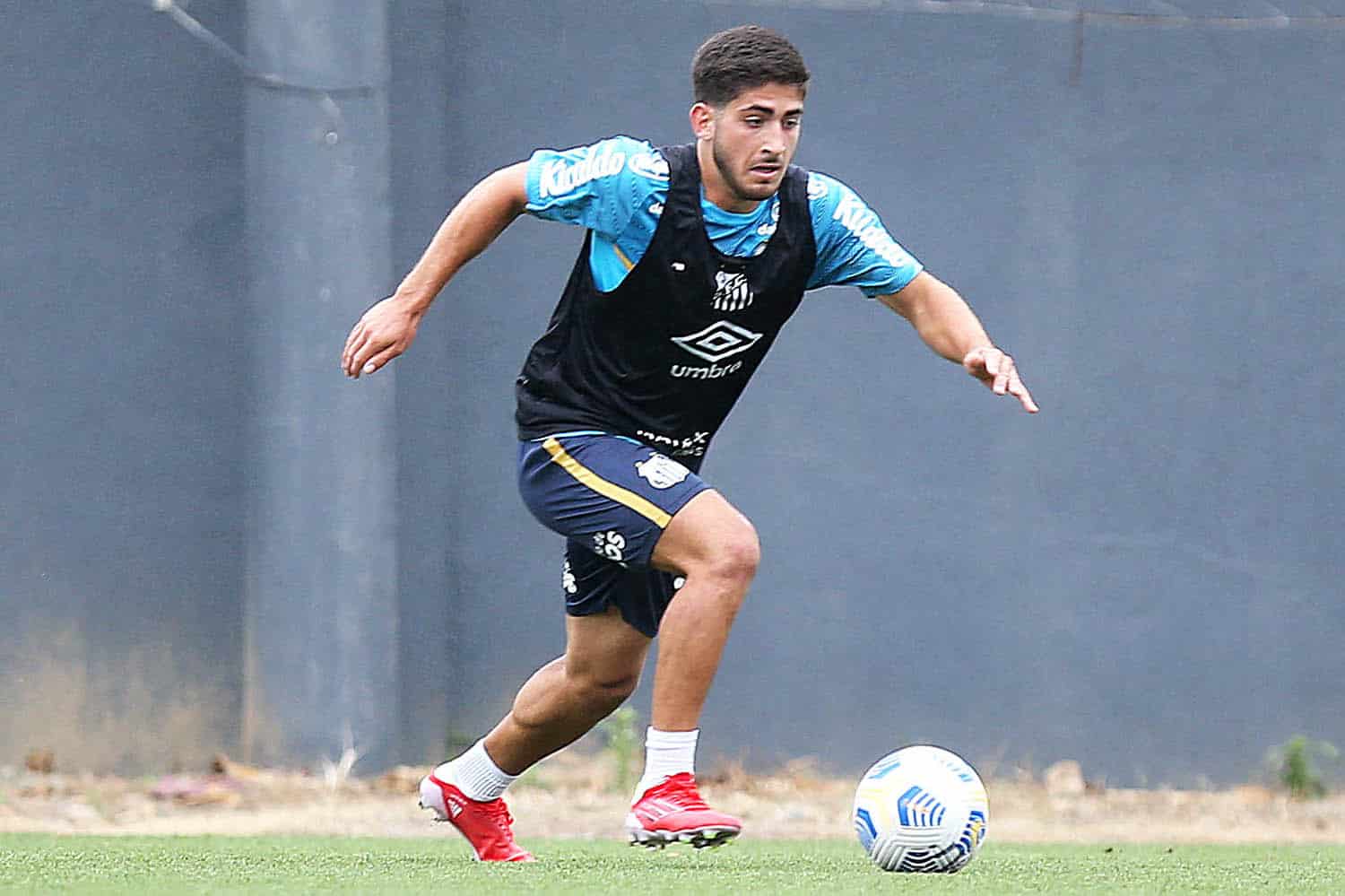 Mazzuco explica projeto para Sub-23 do Santos: “Pensando em médio e longo prazo”