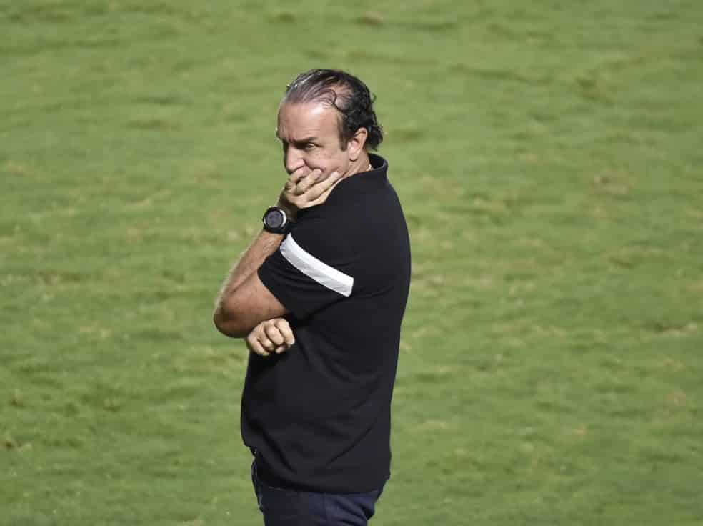 Cuca elogia time e comemora ponto conquistado