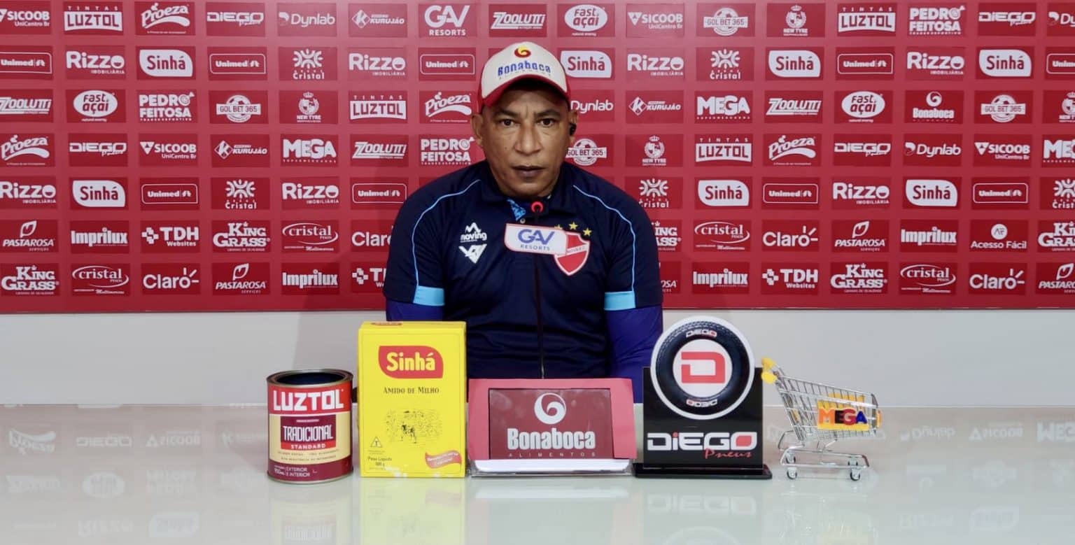 Hemerson Maria nega papel de &lsquo;salvador da p&aacute;tria&rsquo;: &ldquo;Isso n&atilde;o existe no futebol&rdquo;