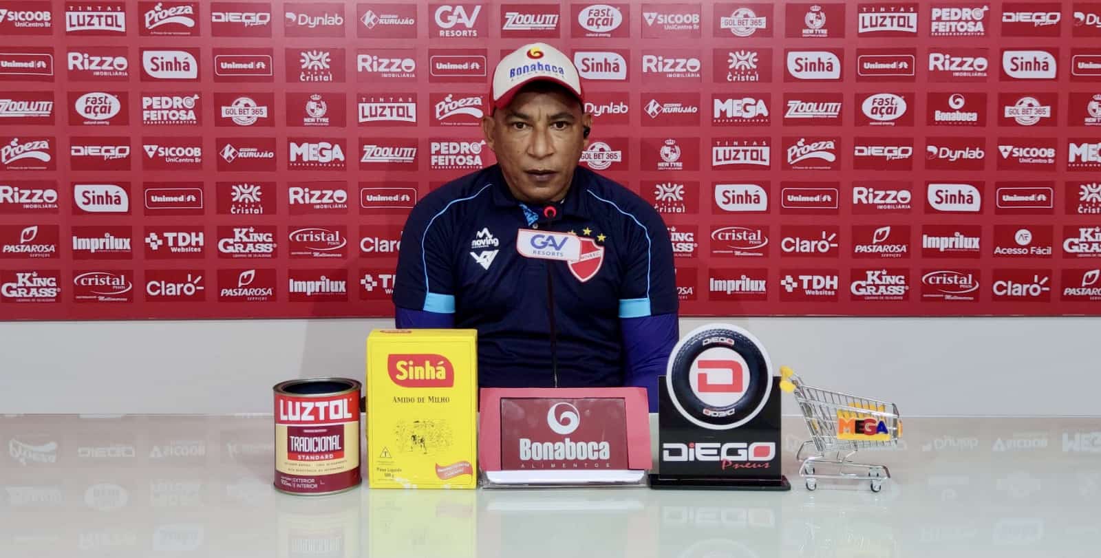 Hemerson Maria nega papel de &lsquo;salvador da p&aacute;tria&rsquo;: &ldquo;Isso n&atilde;o existe no futebol&rdquo;