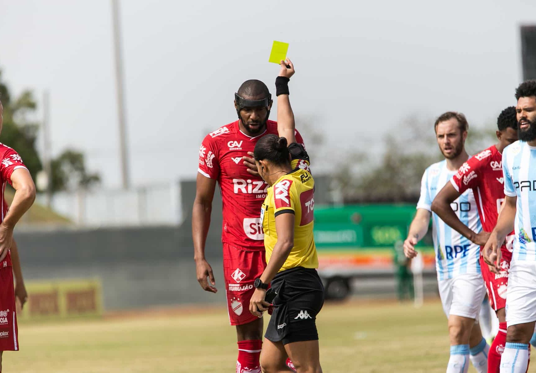 Sem Donato, Vila Nova recebe Vit&oacute;ria em Goi&acirc;nia